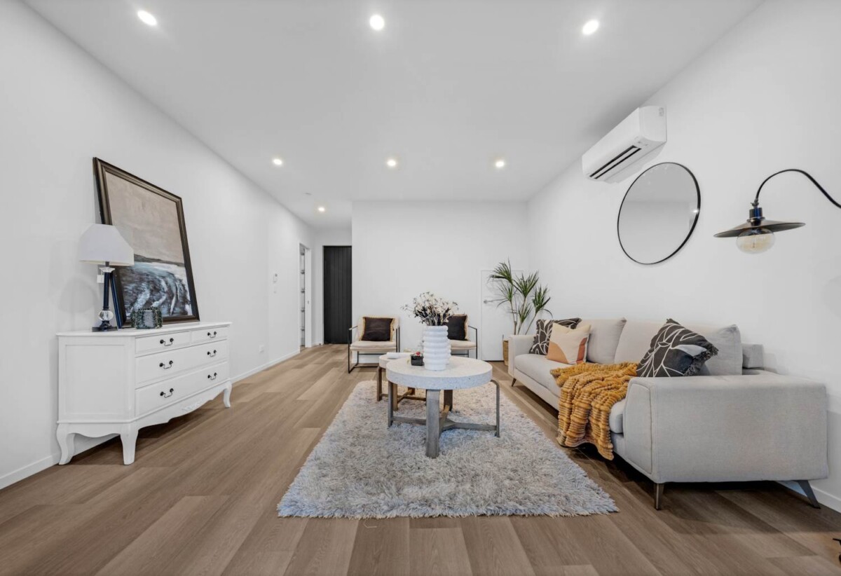 10 Years Stamford Warranty, Brandnew standalone 4 beds 2.5 baths home with garage, Just a short stroll to the picturesque Alan Wood Reserve, with scenic walkways and cycle paths, close to schools, shops, supermarkets, motorway access, 1.7 km to Avondale College, 3/47 Hendon Avenue, Mt Albert, Auckland