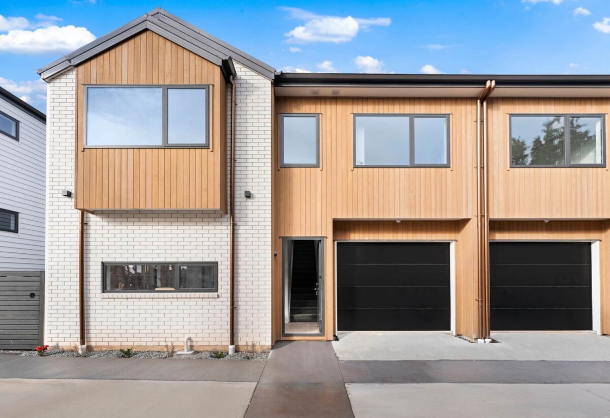 Seller wants it go, 122m2 Brandnew freehold 3 beds 2.5 baths home with garage, with sweeping views and a tranquil reserve backdrop, close to Papakura Town Centre, motorway access, schools, 0.5 km to Redhill School, Lot 1/27 Red Hill Road, Red Hill, Auckland