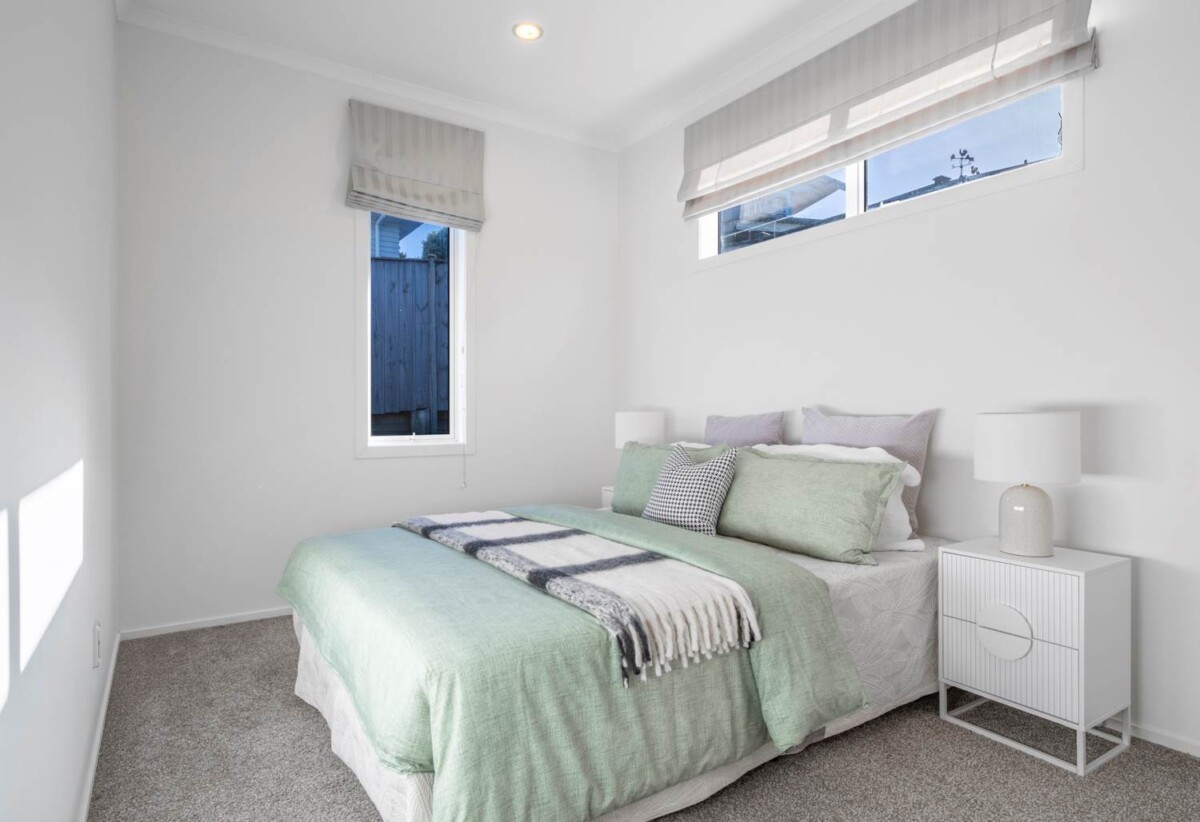 Rangitoto College zone, 5 beds 3 baths house with double garage on 407m2 section, close to shops, supermarkets, Albany Mall, motorway access, schools, 0.8 km to Pinehill School (Browns Bay), 14A Hauraki Crescent, Pinehill, Auckland