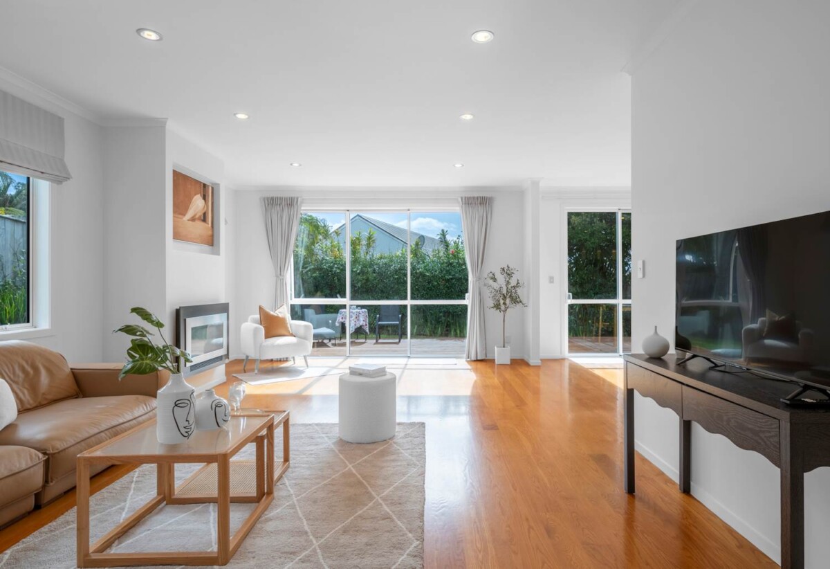Rangitoto College zone, 5 beds 3 baths house with double garage on 407m2 section, close to shops, supermarkets, Albany Mall, motorway access, schools, 0.8 km to Pinehill School (Browns Bay), 14A Hauraki Crescent, Pinehill, Auckland