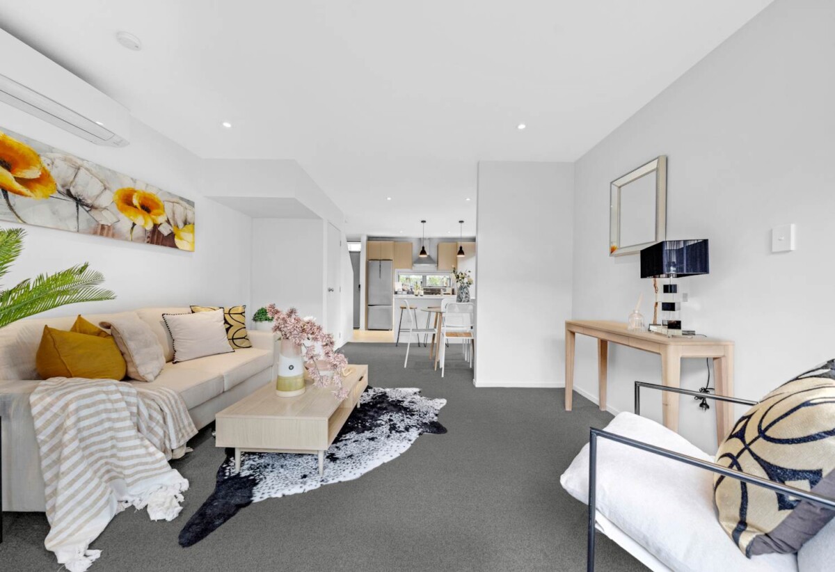 Freehold 2 beds 2 baths home with Private courtyard , with cafes, buses, and the train station all within a 10-minute walk away, plus easy motorway access, 0.4 km to Avondale Intermediate and Avondale Primary School (Auckland), 0.5 km to Avondale College, 3/2B Walsall Street, Avondale, Auckland