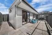2 beds 2 baths house with swimming pool, Fully lined and carpeted internal access garage, Recently fitted new carpets and new kitchen, Walking distance to Hunters Corner shopping centre, Easy access to SH1 motorway connections, 0.8 km to Papatoetoe East School and Papatoetoe High School, 17A Kimpton Road, Papatoetoe, Auckland