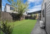 2 beds 2 baths house with swimming pool, Fully lined and carpeted internal access garage, Recently fitted new carpets and new kitchen, Walking distance to Hunters Corner shopping centre, Easy access to SH1 motorway connections, 0.8 km to Papatoetoe East School and Papatoetoe High School, 17A Kimpton Road, Papatoetoe, Auckland