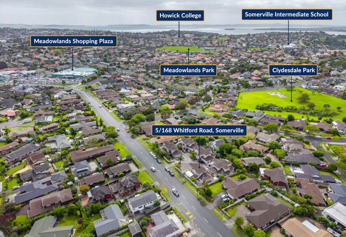 Must sell, Vendor Has Bought, 4 beds 3 baths house with double garage, within walking distance to Meadowlands Shopping Centre and only a short drive to Botany Town Centre. close to golf club, schools, zoned for helly Park School, Somerville Intermediate, and Howick College, 5/168 Whitford Road, Somerville, Auckland