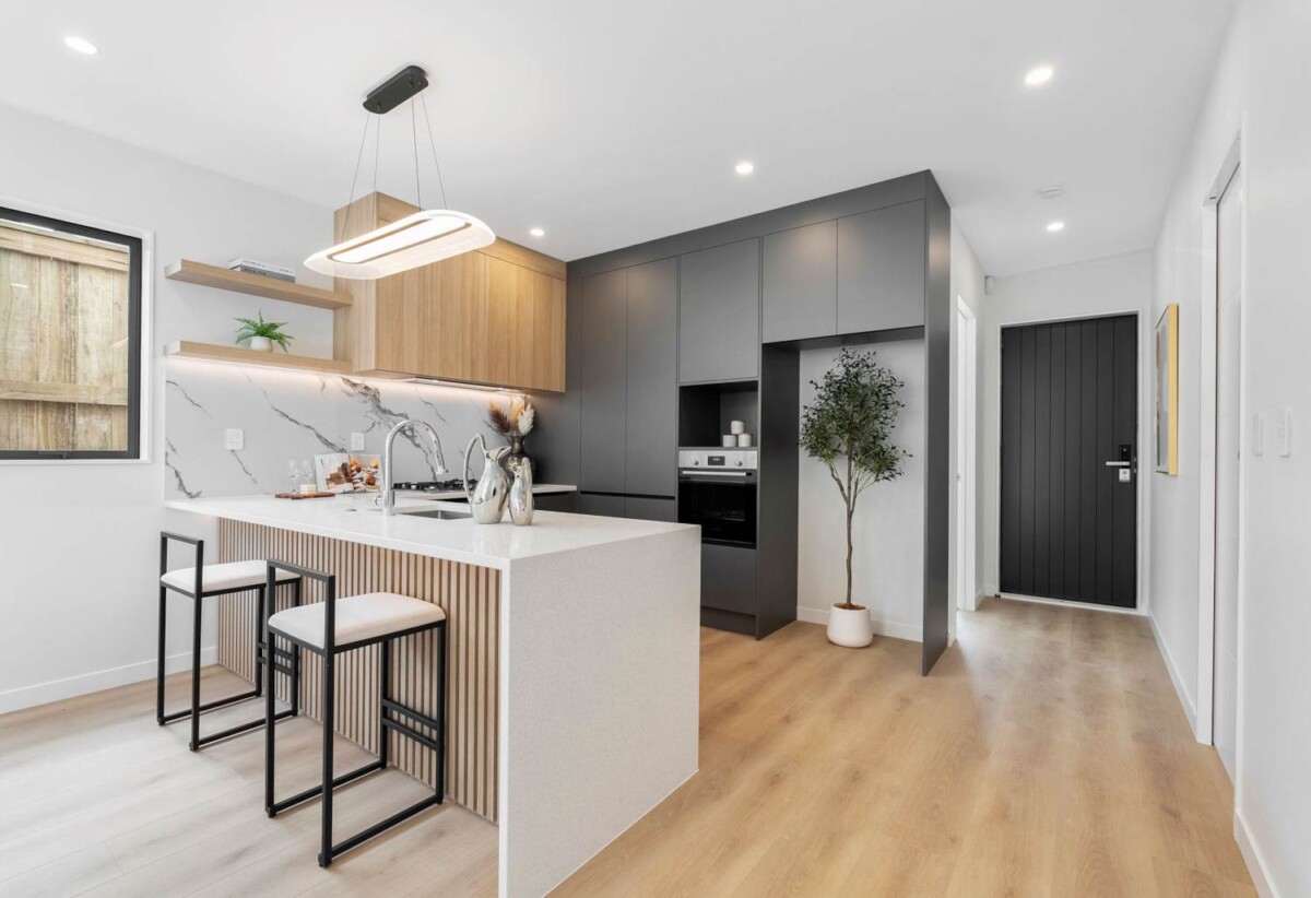 Double Westlake school zone, Brandnew standalone 4 beds 2.5 baths home with garage, Private garden and deck, close to schools, shops, parks, motorway access, 0.5 km to Wairau Intermediate School, 2/ 16 Madison Place, Forrest Hill, Auckland