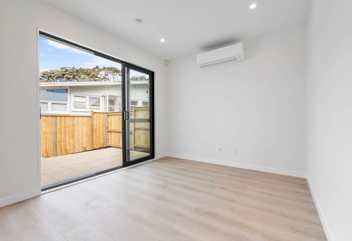 Double Westlake school zone, Brandnew standalone 4 beds 2.5 baths home with garage, Private garden and deck, close to schools, shops, parks, motorway access, 0.5 km to Wairau Intermediate School, 3/ 16 Madison Place, Forrest Hill, Auckland