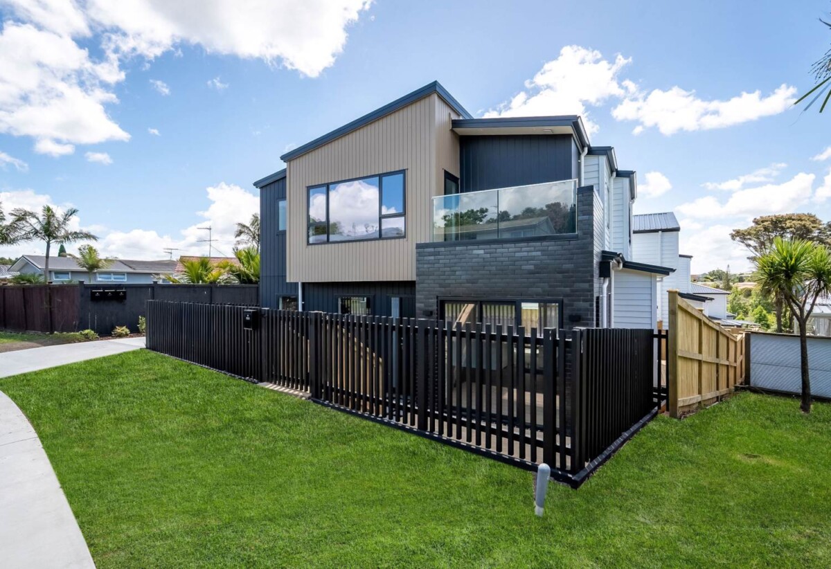 10-Year Master Build Guarantee, Double Westlake school zone, Brandnew standalone 4 beds 2.5 baths home with garage, Private garden and deck, close to schools, shops, parks, motorway access, 0.5 km to Wairau Intermediate School, 1/ 16 Madison Place, Forrest Hill, Auckland