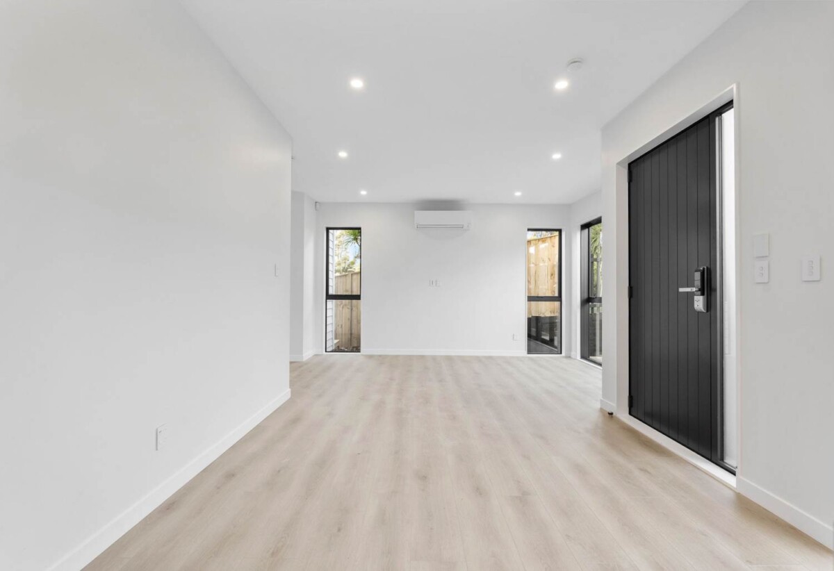 10-Year Master Build Guarantee, Double Westlake school zone, Brandnew standalone 4 beds 2.5 baths home with garage, Private garden and deck, close to schools, shops, parks, motorway access, 0.5 km to Wairau Intermediate School, 1/ 16 Madison Place, Forrest Hill, Auckland