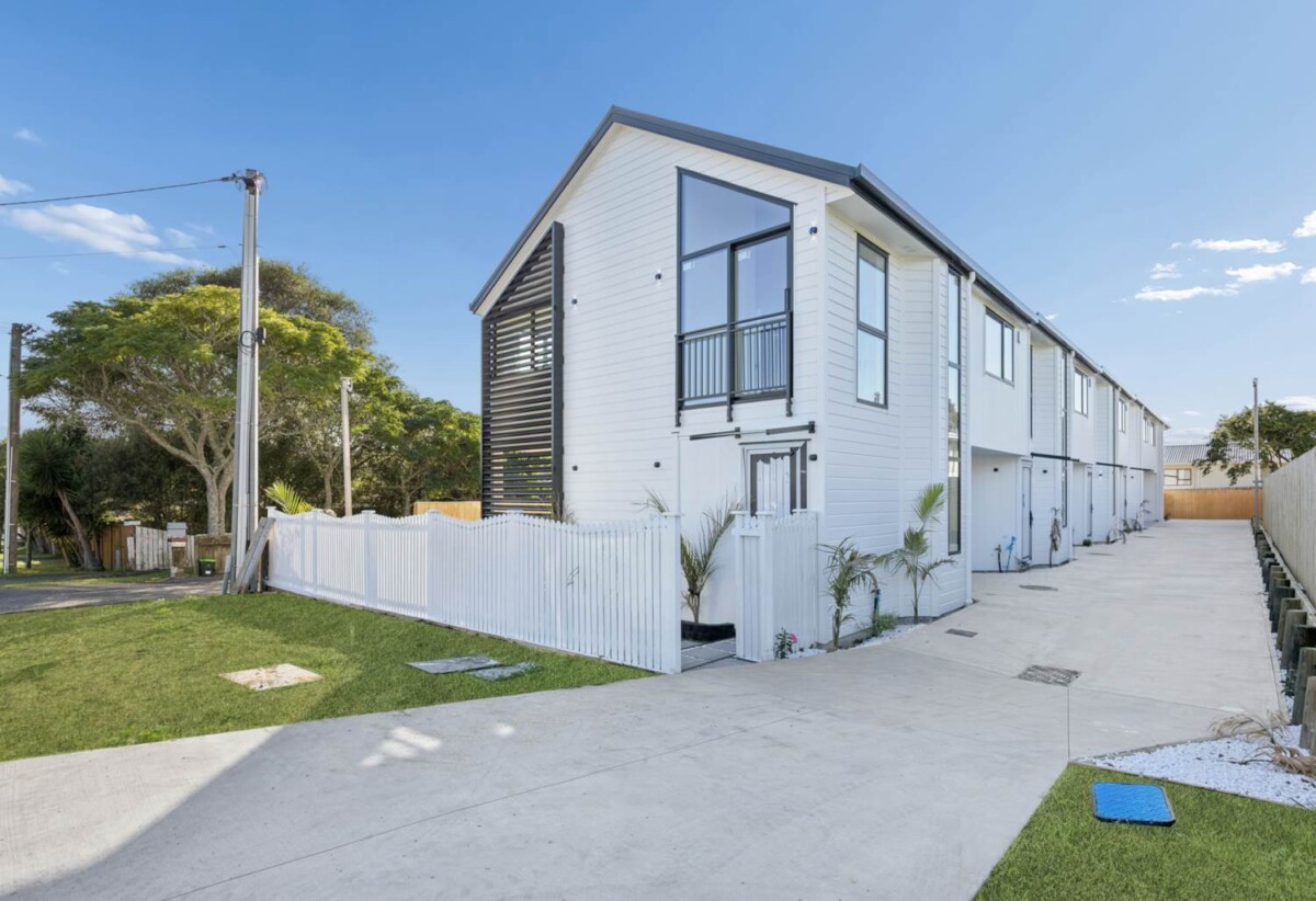 Brandnew 3 beds 2.5 baths home with garage, Within minutes’ drive to Birkenhead Village, Glenfield Mall, Leisure Centre, supermarkets, 0.5 km to Birkdale Intermediate School, 0.6 km to Birkdale Primary School, Lot 1, 67 Salisbury Road, Birkdale, Auckland