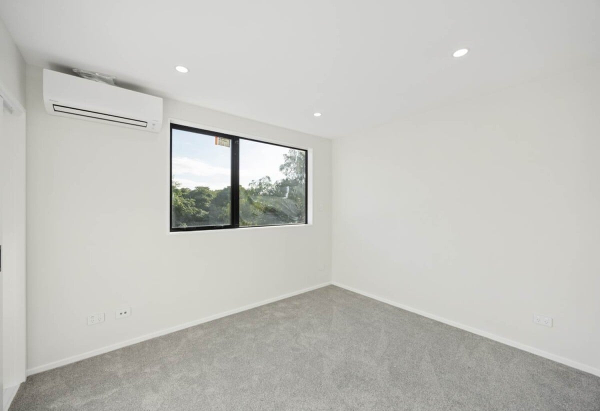 Brandnew 3 beds 2.5 baths home with garage, Within minutes’ drive to Birkenhead Village, Glenfield Mall, Leisure Centre, supermarkets, 0.5 km to Birkdale Intermediate School, 0.6 km to Birkdale Primary School, Lot 1, 67 Salisbury Road, Birkdale, Auckland