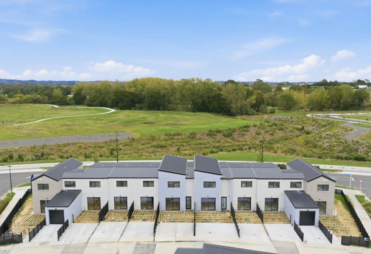 Affordable Parkside Living, Brandnew 2 beds + study room 1 bath home with car park, 0.8 km to Opaheke School, 85 Otuwairoa Esplanade, Papakura, Auckland