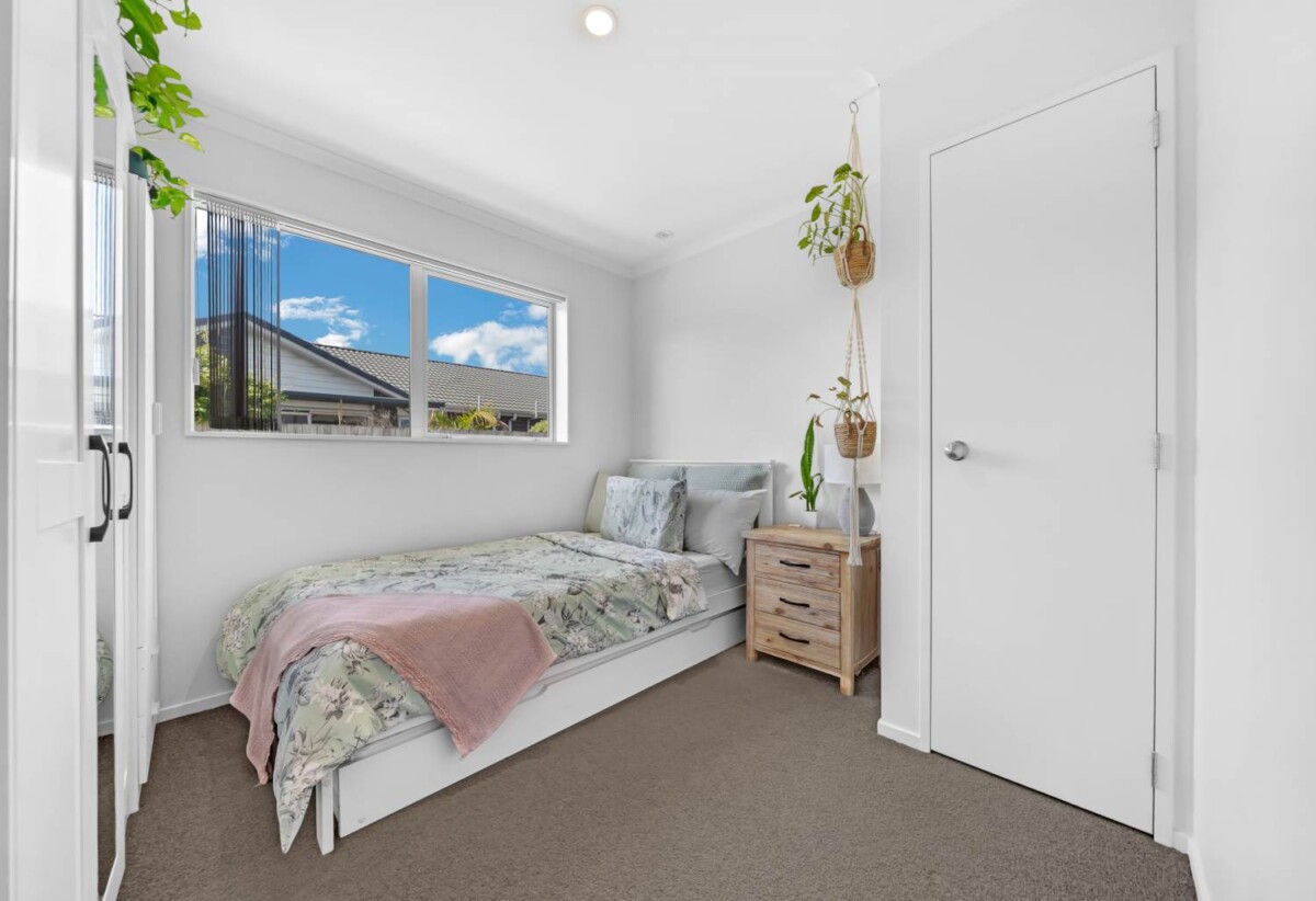 Brick and tile 3 beds 2 baths house with garage on 307m2 section, Expansive covered deck, close to Maukau shopping centre, schools, motorway access, 0.8 km to Wiri Central School and Manurewa High School, 3 Totara Meadows Court, Wiri, Auckland