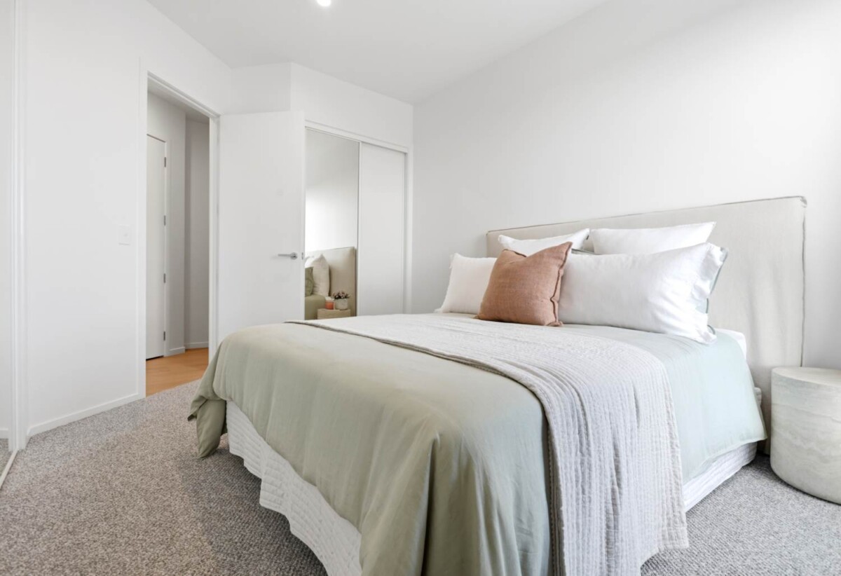 2 beds 1 bath 1 car park apartment, 72m² internal + 4m² balcony, close to shops, parks, schools, motorway access, 0.9 km to Waterview School, 102/2A Te Ara Taurapa, Pt Chevalier, Auckland