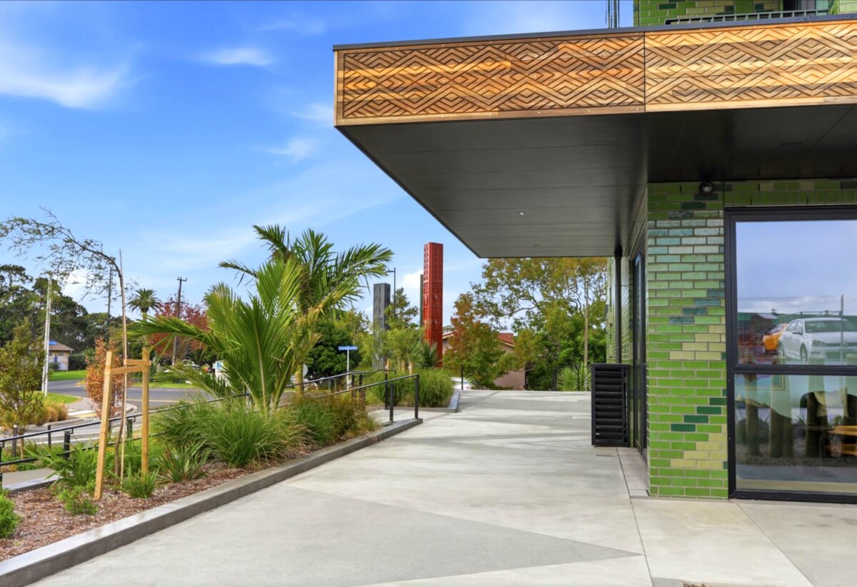 2 beds 1 bath 1 car park apartment, 72m² internal + 4m² balcony, close to shops, parks, schools, motorway access, 0.9 km to Waterview School, 102/2A Te Ara Taurapa, Pt Chevalier, Auckland