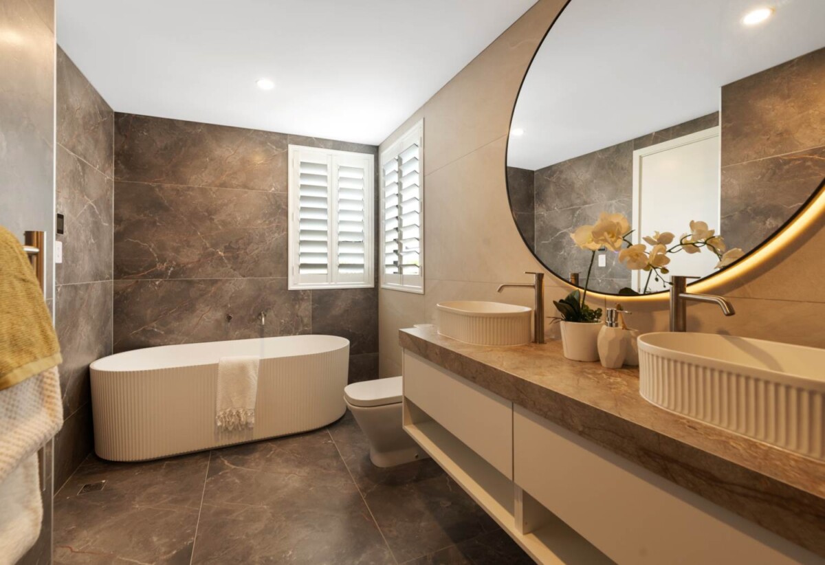 Built-in lift, Brandnew 4 beds 3 baths house with double garage, with the beach, village and coastal walks an easy stroll away, 0.6 km to St Ignatius School (St Heliers), 1.4 km to Kohimarama School, 8C Sayegh Street, St Heliers, Auckland
