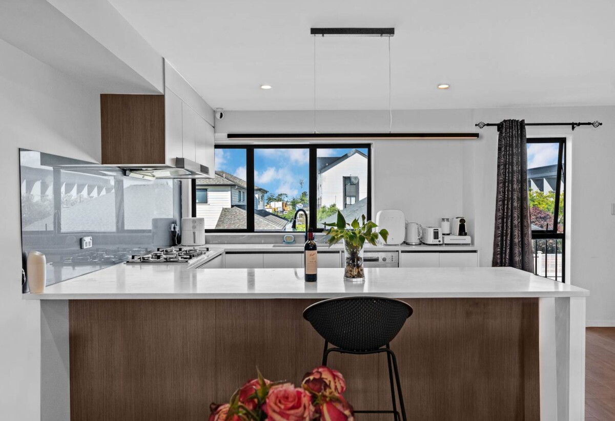 Overseas-bound vendor, 4 beds 3 baths home with double garage, within walking distance to local shops and public transport, close to Westgate and Northwest Shopping Centre. 0.5 km to Whenuapai School, 176 Totara Road, Whenuapai, Auckland