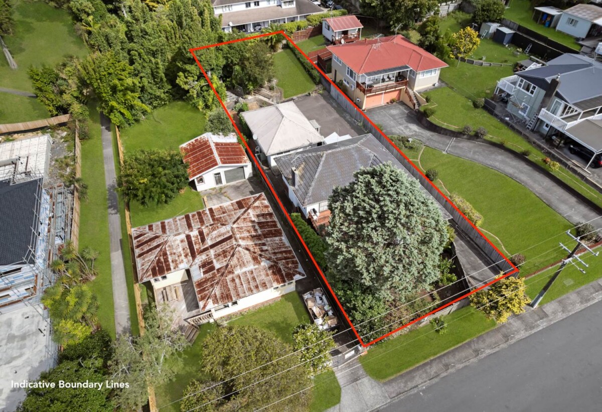 3 beds house + sleepout on 809m2 section, zoned Residential – Terrace Housing and Apartment Building Zone (THAB), Walkable to transport links, shopping malls, parks, and daily amenities, 0.5 km to Tirimoana School, 11 Cron Avenue, Te Atatu South, Auckland