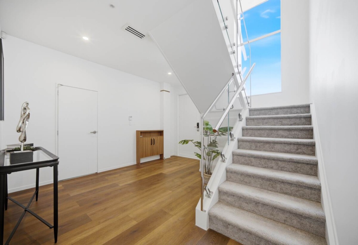 212m2 4 beds 3 baths house with garage, close to schools, shops, beach, 0.5 km to Glamorgan School, 1.3 km to Northcross Intermediate, 1.7 km to Long Bay College, 13a Cottam Grove, Northcross, Auckland