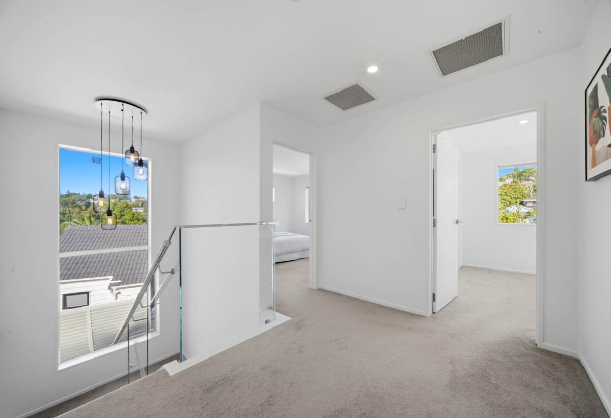 212m2 4 beds 3 baths house with garage, close to schools, shops, beach, 0.5 km to Glamorgan School, 1.3 km to Northcross Intermediate, 1.7 km to Long Bay College, 13a Cottam Grove, Northcross, Auckland