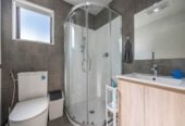 3 beds 3 baths home with garage, walking distance to local shops, close to motorway access, 1.1 km to Albany Junior High School, 7/9 Schnapper Rock Road, Greenhithe, Auckland