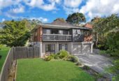 Macleans College zone, 4 beds 3 baths house with double garagfe on 750m2 section, with RC, EPA for 4 standalone new houses, zoned for Pigeon Mountain Primary, Bucklands Beach Intermediate (BBI), and Macleans College, 18 Mark Edward Drive, Half Moon Bay, Auckland