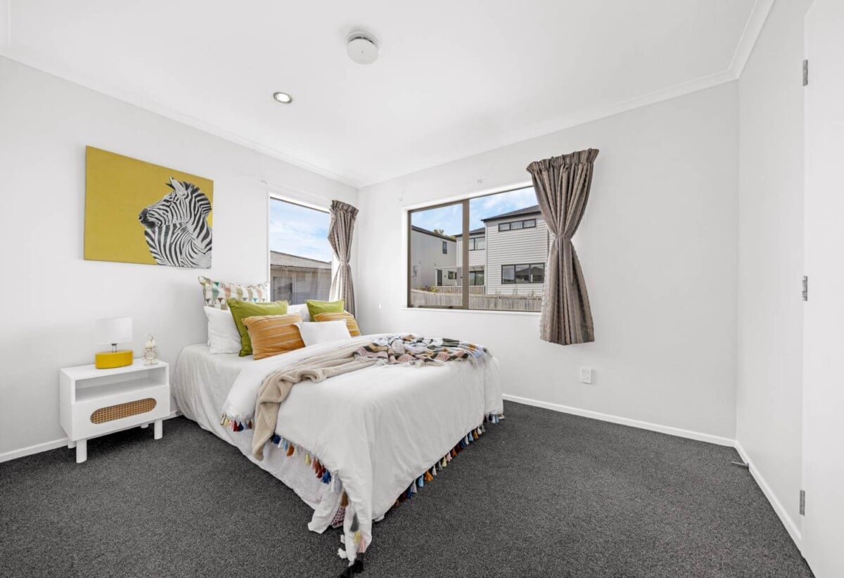 4 beds 3 baths house with double garage on 514m2 section, close to supermarkets, shops, schools, park , tennis club and the Maungakiekie Golf Club, 0.6 km to Halsey Drive School, 22 Oriana Avenue, Lynfield, Auckland