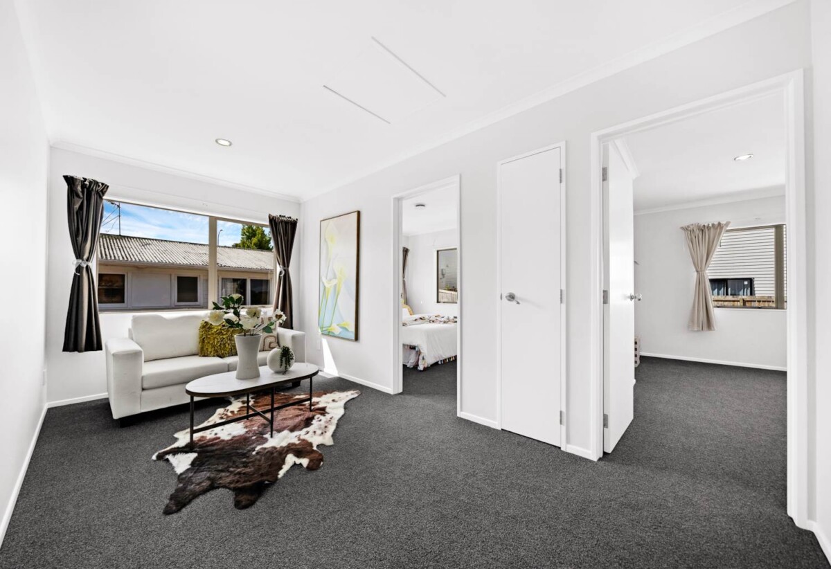 4 beds 3 baths house with double garage on 514m2 section, close to supermarkets, shops, schools, park , tennis club and the Maungakiekie Golf Club, 0.6 km to Halsey Drive School, 22 Oriana Avenue, Lynfield, Auckland