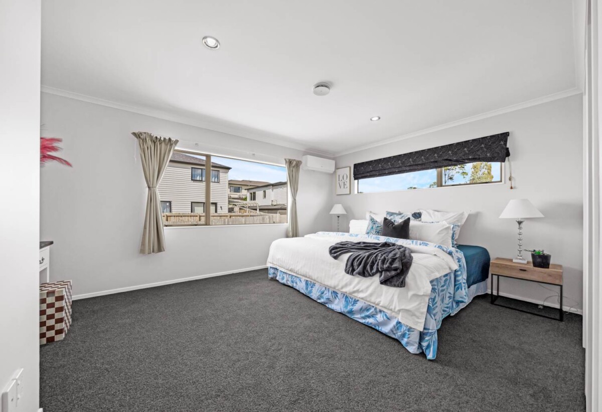4 beds 3 baths house with double garage on 514m2 section, close to supermarkets, shops, schools, park , tennis club and the Maungakiekie Golf Club, 0.6 km to Halsey Drive School, 22 Oriana Avenue, Lynfield, Auckland