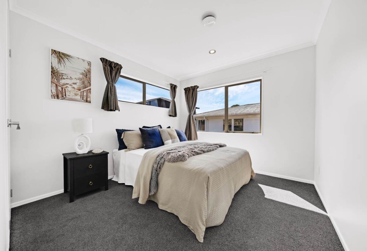 4 beds 3 baths house with double garage on 514m2 section, close to supermarkets, shops, schools, park , tennis club and the Maungakiekie Golf Club, 0.6 km to Halsey Drive School, 22 Oriana Avenue, Lynfield, Auckland