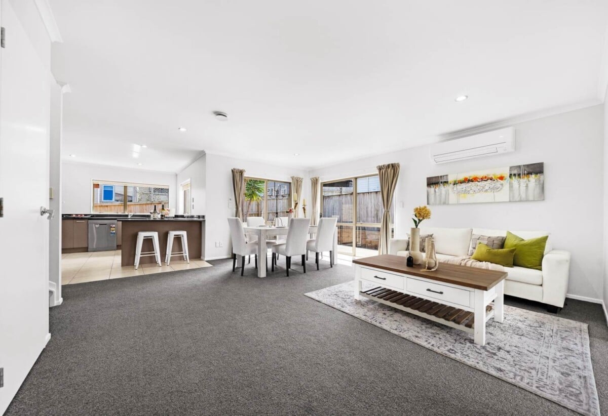 4 beds 3 baths house with double garage on 514m2 section, close to supermarkets, shops, schools, park , tennis club and the Maungakiekie Golf Club, 0.6 km to Halsey Drive School, 22 Oriana Avenue, Lynfield, Auckland