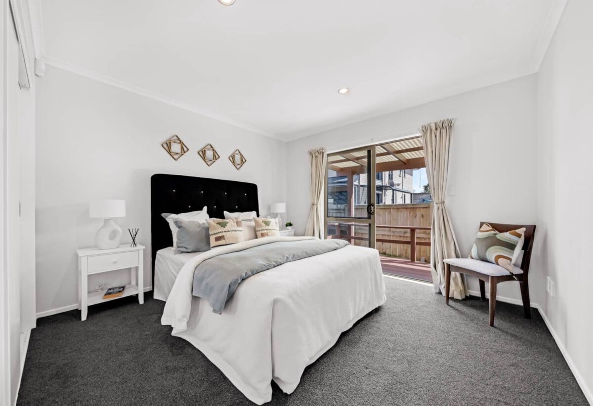 4 beds 3 baths house with double garage on 514m2 section, close to supermarkets, shops, schools, park , tennis club and the Maungakiekie Golf Club, 0.6 km to Halsey Drive School, 22 Oriana Avenue, Lynfield, Auckland