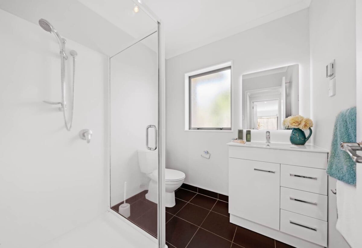 4 beds 3 baths house with double garage on 514m2 section, close to supermarkets, shops, schools, park , tennis club and the Maungakiekie Golf Club, 0.6 km to Halsey Drive School, 22 Oriana Avenue, Lynfield, Auckland