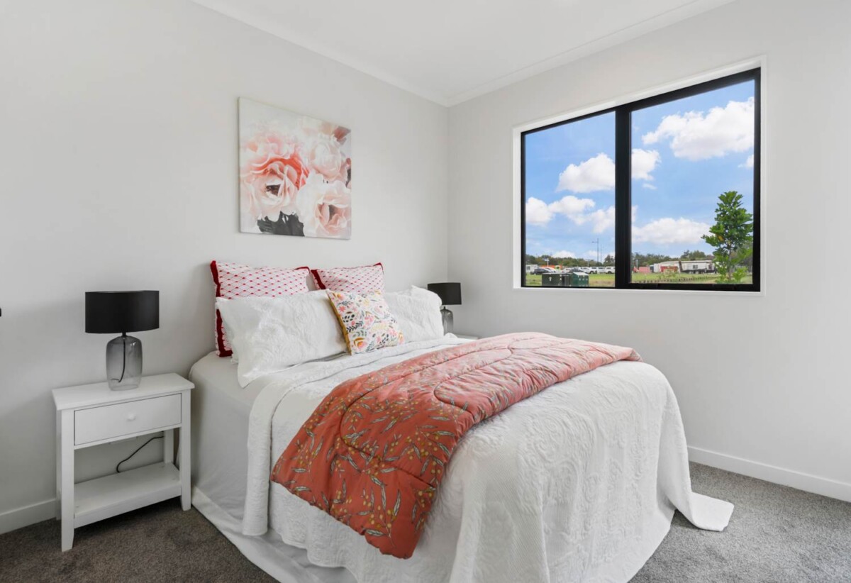 Brandnew 5 beds 3 baths house with double garage and 1 bed granny, just moments from the upcoming Four Square and within a growing, vibrant community, 3.7 km to Te Hihi School, 4 km to Karaka School, 370 Linwood Road, Karaka, Auckland