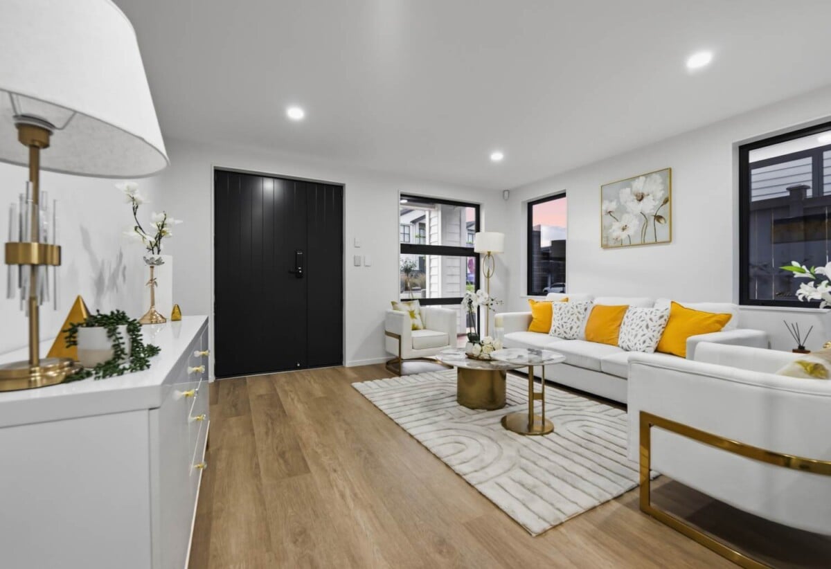 2 kitchens, Brandnew 7 beds ( 7 ensuites) 7.5 baths house with double garage and 2-ensuites granny on 372m2 section, Central Heating system, Central Vacuum system, close to waterfront walkaway, shops, schools, motorway access, 7 Catalina Avenue, Karaka, Auckland