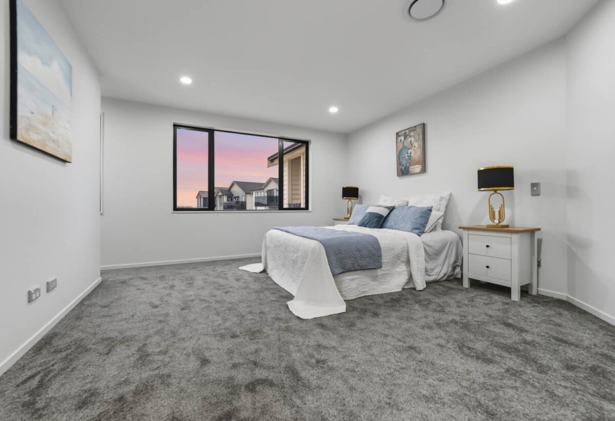 2 kitchens, Brandnew 7 beds ( 7 ensuites) 7.5 baths house with double garage and 2-ensuites granny on 372m2 section, Central Heating system, Central Vacuum system, close to waterfront walkaway, shops, schools, motorway access, 7 Catalina Avenue, Karaka, Auckland