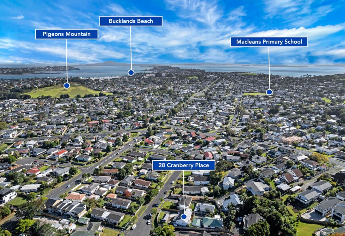 3 beds 2 baths house with carport on 481m2 section, close to schools, beaches, the Highland Park shopping centre, 0.7 km to Pakuranga College and Macleans Primary School, 28 Cranberry Place, Bucklands Beach, Auckland