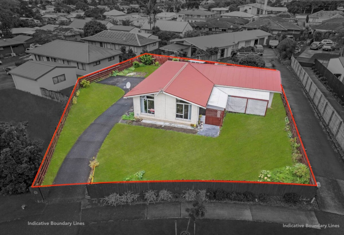3 beds 1 bath house with garage on 730m2 section, close to shops, supermarkets, schools, 0.4 km to Pukekohe North School, 1.2 km to Pukekohe Intermediate, 40 Tasman Street, Pukekohe, Auckland
