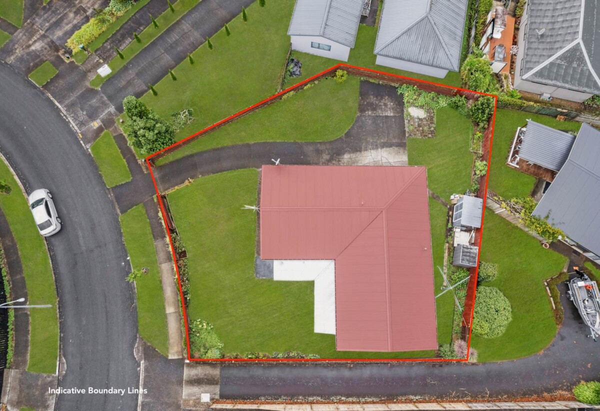 3 beds 1 bath house with garage on 730m2 section, close to shops, supermarkets, schools, 0.4 km to Pukekohe North School, 1.2 km to Pukekohe Intermediate, 40 Tasman Street, Pukekohe, Auckland