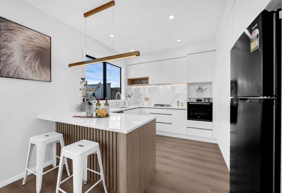 Brandnew 4 beds 2.5 baths house with double garage, close to schools, shops, waterfront walkaway, motorway access, 0.4 km to Mangapikopiko School, 1.7 km to Rosehill College, 4 Kaititiko Road, Karaka, Auckland