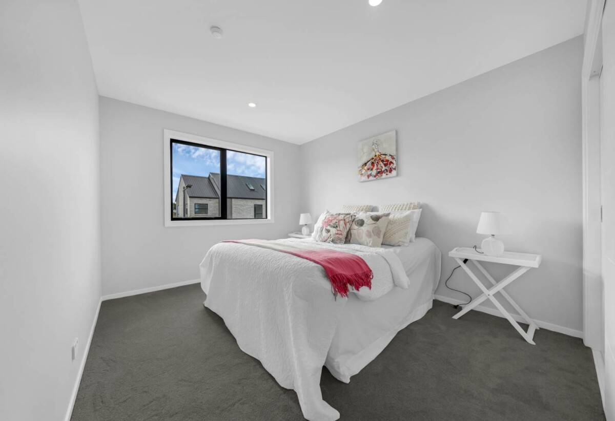 Brandnew 4 beds 2.5 baths house with double garage, close to schools, shops, waterfront walkaway, motorway access, 0.4 km to Mangapikopiko School, 1.7 km to Rosehill College, 4 Kaititiko Road, Karaka, Auckland