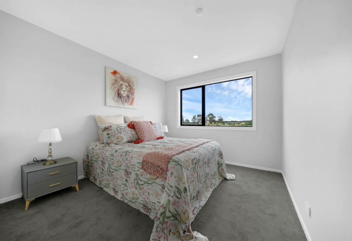 Brandnew 4 beds 2.5 baths house with double garage, close to schools, shops, waterfront walkaway, motorway access, 0.4 km to Mangapikopiko School, 1.7 km to Rosehill College, 4 Kaititiko Road, Karaka, Auckland