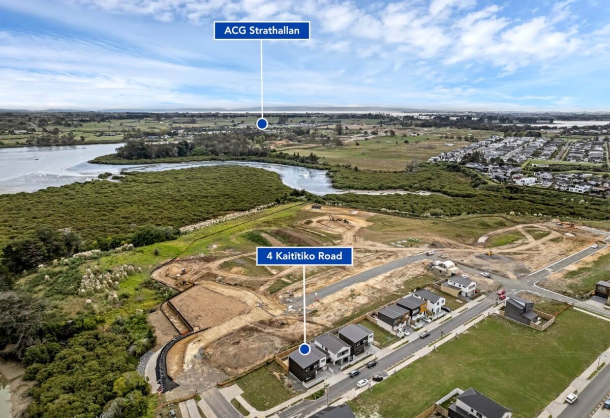 Brandnew 4 beds 2.5 baths house with double garage, close to schools, shops, waterfront walkaway, motorway access, 0.4 km to Mangapikopiko School, 1.7 km to Rosehill College, 4 Kaititiko Road, Karaka, Auckland
