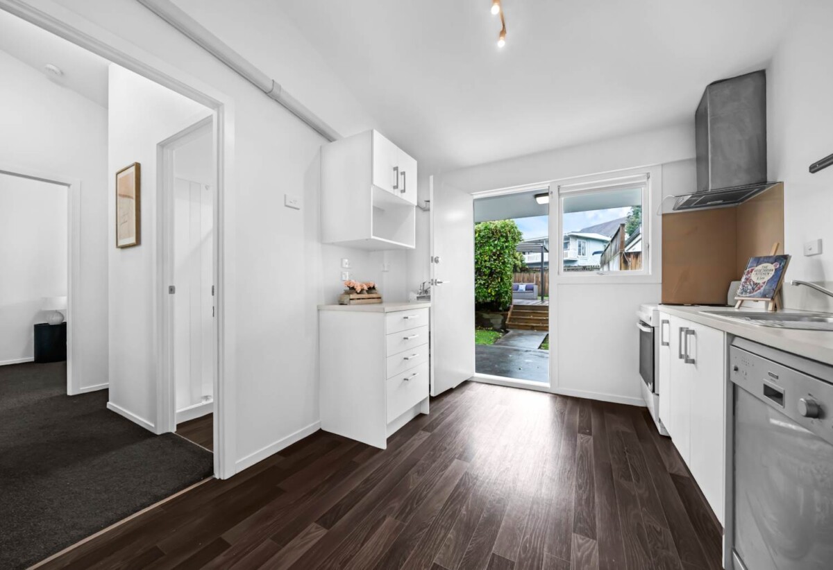 Home and income, Both Renovated, 2 beds 1 bath main home + standalone 1 bed 1 bath second dwelling, Both dwellings are fully Healthy Homes compliant,, close to Otahuhu Train Station and SH1 motorways, 0.2 km to Fairburn School, 3/15 Monterey Avenue, Otahuhu, Auckland