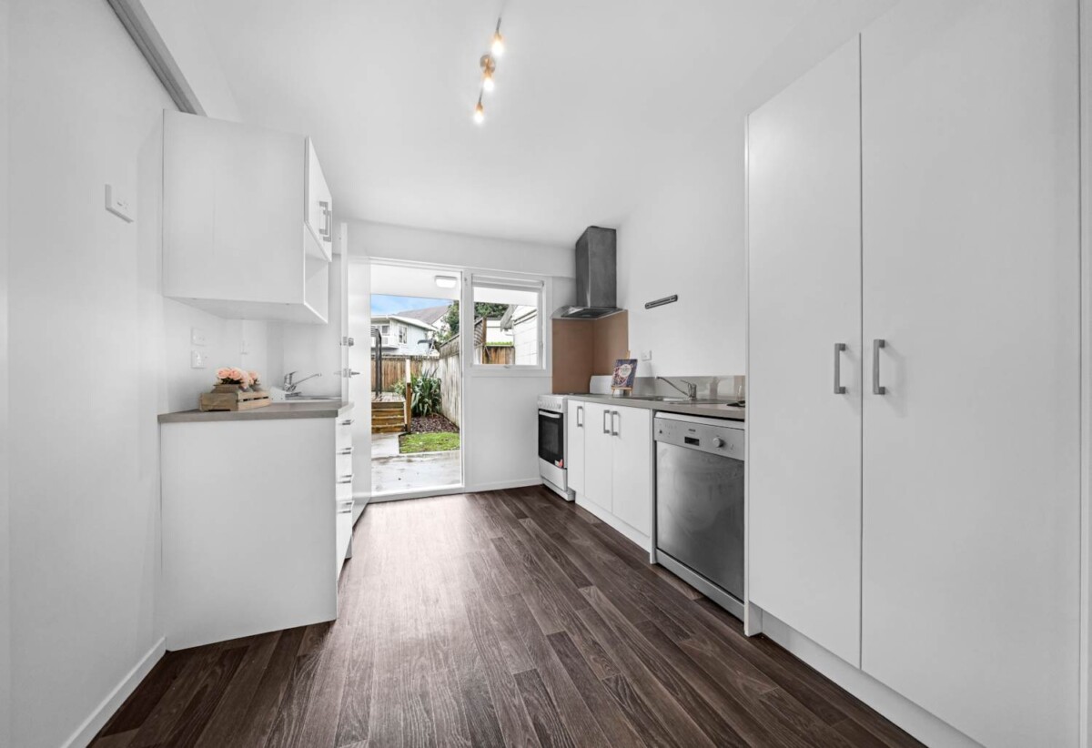 Home and income, Both Renovated, 2 beds 1 bath main home + standalone 1 bed 1 bath second dwelling, Both dwellings are fully Healthy Homes compliant,, close to Otahuhu Train Station and SH1 motorways, 0.2 km to Fairburn School, 3/15 Monterey Avenue, Otahuhu, Auckland