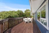 For rent, 5 beds 3 baths house with garage, available 9th April, In Zone for Macleans, BBI and Mellons Bay School, walking distance to Macleans College, 26 Pickwick Parade, Mellons Bay, Auckland