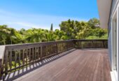 For rent, 5 beds 3 baths house with garage, available 9th April, In Zone for Macleans, BBI and Mellons Bay School, walking distance to Macleans College, 26 Pickwick Parade, Mellons Bay, Auckland