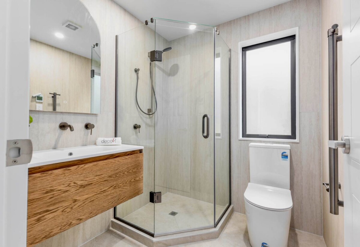 Rangitoto College zone, Brandnew freehold 4 beds 3.5 baths home with garage, close to schools shops, Albany Mall, motorway access, 0.9 km to Pinehill School (Browns Bay), Lot 4/589A East Coast Road, Browns Bay, Auckland