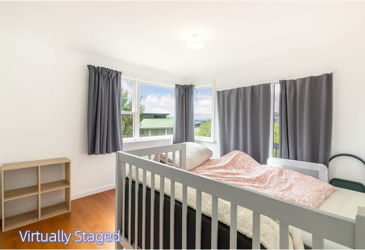 Rangitoto College, 842m2 section, 3 beds 2 baths main home + 2 beds 1 bath minor dwelling, close to schools, Mairangi Bay Beach and Village, 0.6 km to Murrays Bay School, 522 Beach Road, Murrays Bay, Auckland