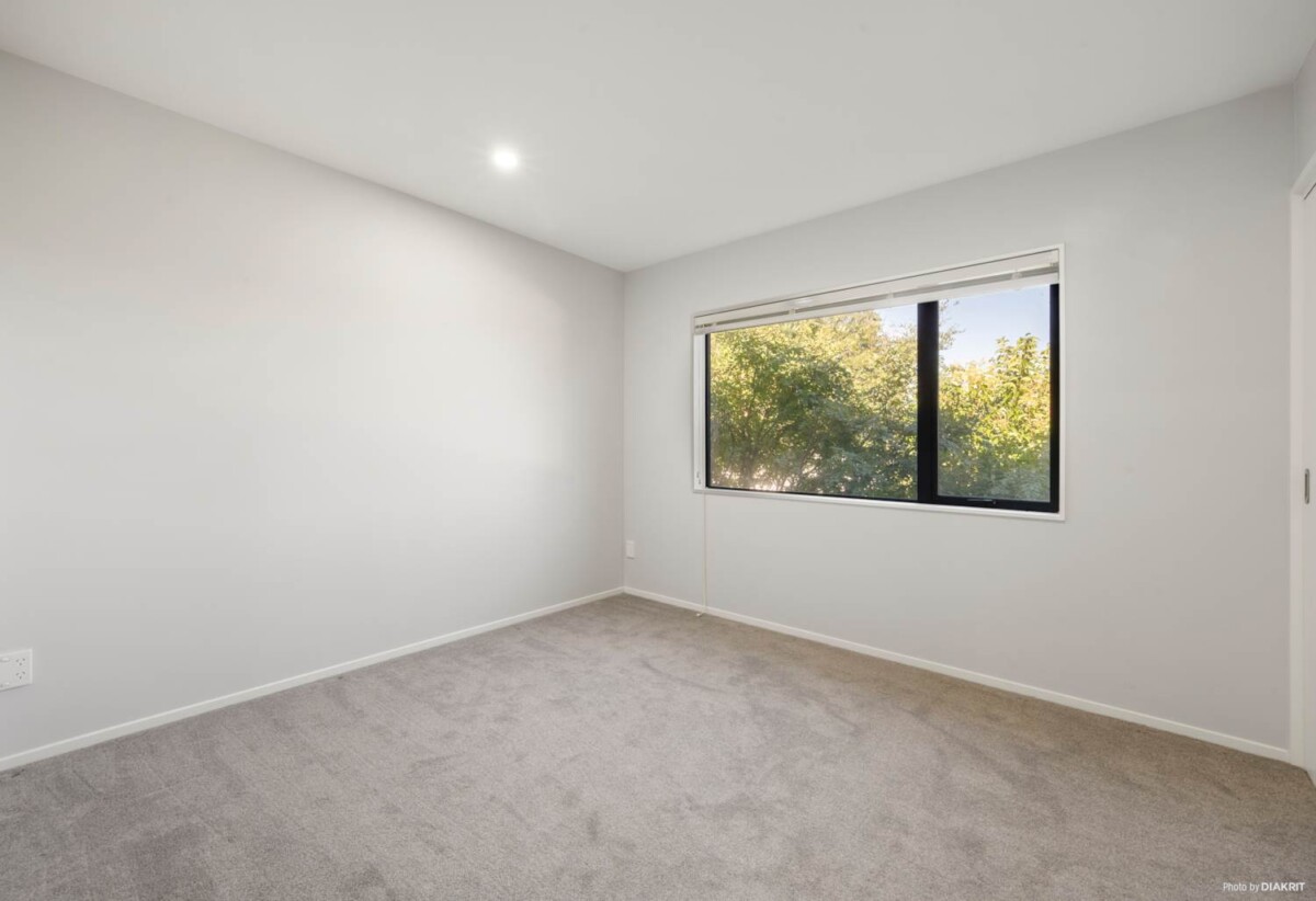 Modern Split-Level Living with Income Potential, 4 beds 3 baths house with garage on 574m2 section, close to schools, shops, motorway access, 0.7 km to Royal Road School, 5A Benchmark Drive, Massey, Auckland