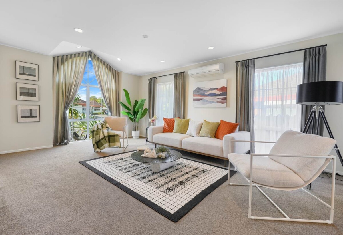 4 beds 3 baths house with double garage on 652m2 section, close to schools, shopping centres, golf club, 0.9 km to Botany Downs School, 117 Millhouse Drive, Northpark, Auckland